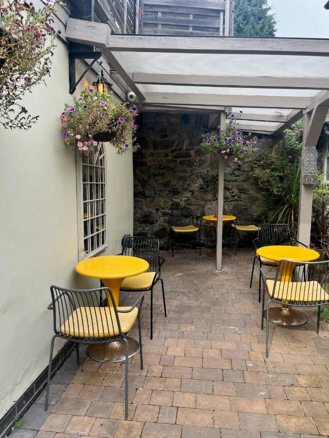 The Lion Hotel Llansantffraid-ym-Mechain Exteriör bild